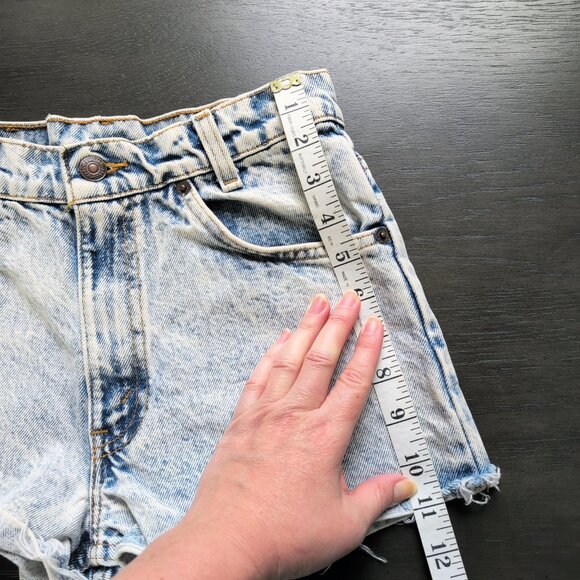 Vintage Levi's Student Fit Orange Tab Cut Off Acid Wash 80s Jean Shorts Festival - Picture 13 of 13